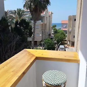 ספר כאן